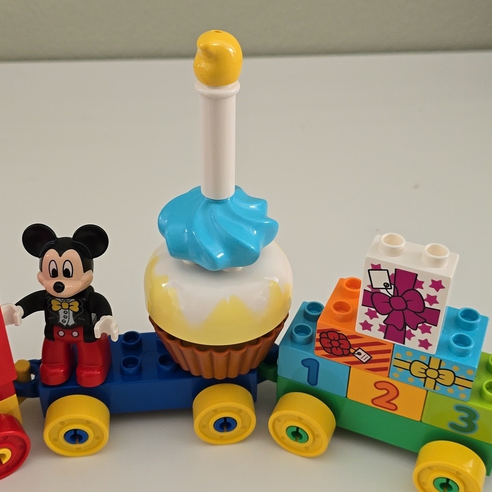 Lego Duplo Disney Mickey & Minnie Mouse Birthday Parade Train - Picture 4 of 7